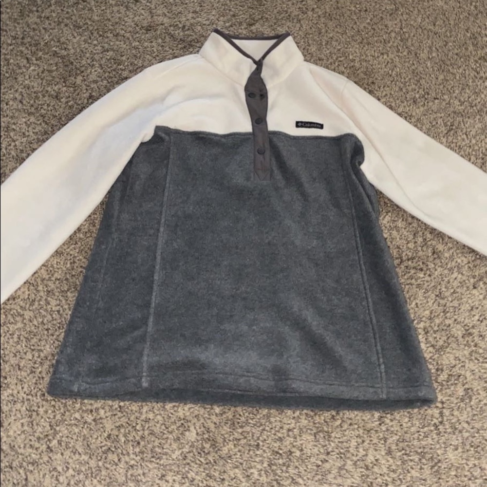 Women’s Columbia fleece button up